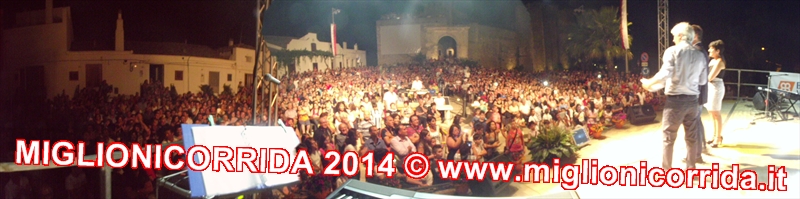 Panoramica di PIAZZA CASTELLO il 12 Agosto 2014 - MIGLIONICORRIDA 2014 SETTIMA Edizione 