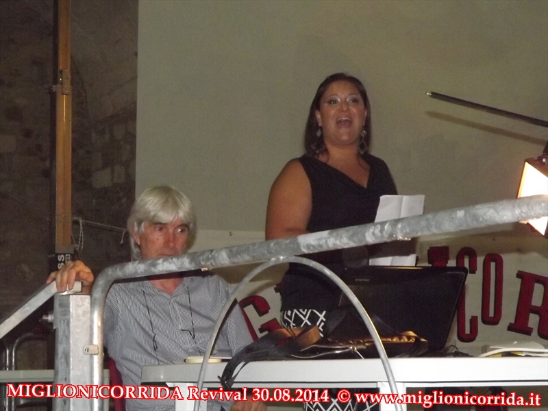 Corte del Castello gremita per la serata della MIGLIONICORRIDA REVIVAL a Miglionico (MT)  Sabato 30 Agosto 2014 ore 21 