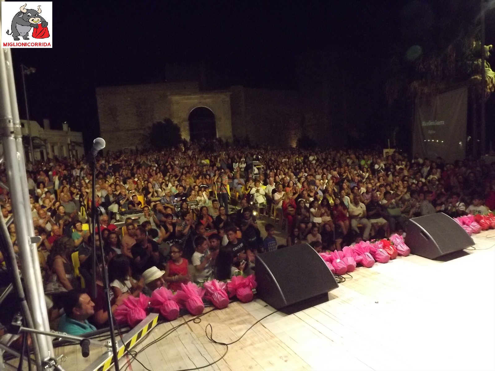 TUTTE le FOTO della DODICESIMA EDIZIONE MIGLIONICORRIDA - Piazza Castello  MIGLIONICO (MT) 