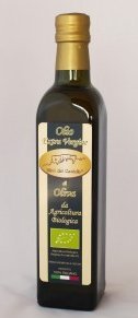 Dalla campagna miglionichese una delle bottiglie pregiate di olio lucano imbottigliato e prodotto a Miglionico (Matera). Ulivi del Castello® by Oleificio Smacchia Nicola Zona P.I.P., sn 75010 Miglionico (MT) Tel/Fax:0835 559240 - cell:3899694377 EMail: info@ulividelcastello.it Visita Sitoweb www.UlividelCastello.it